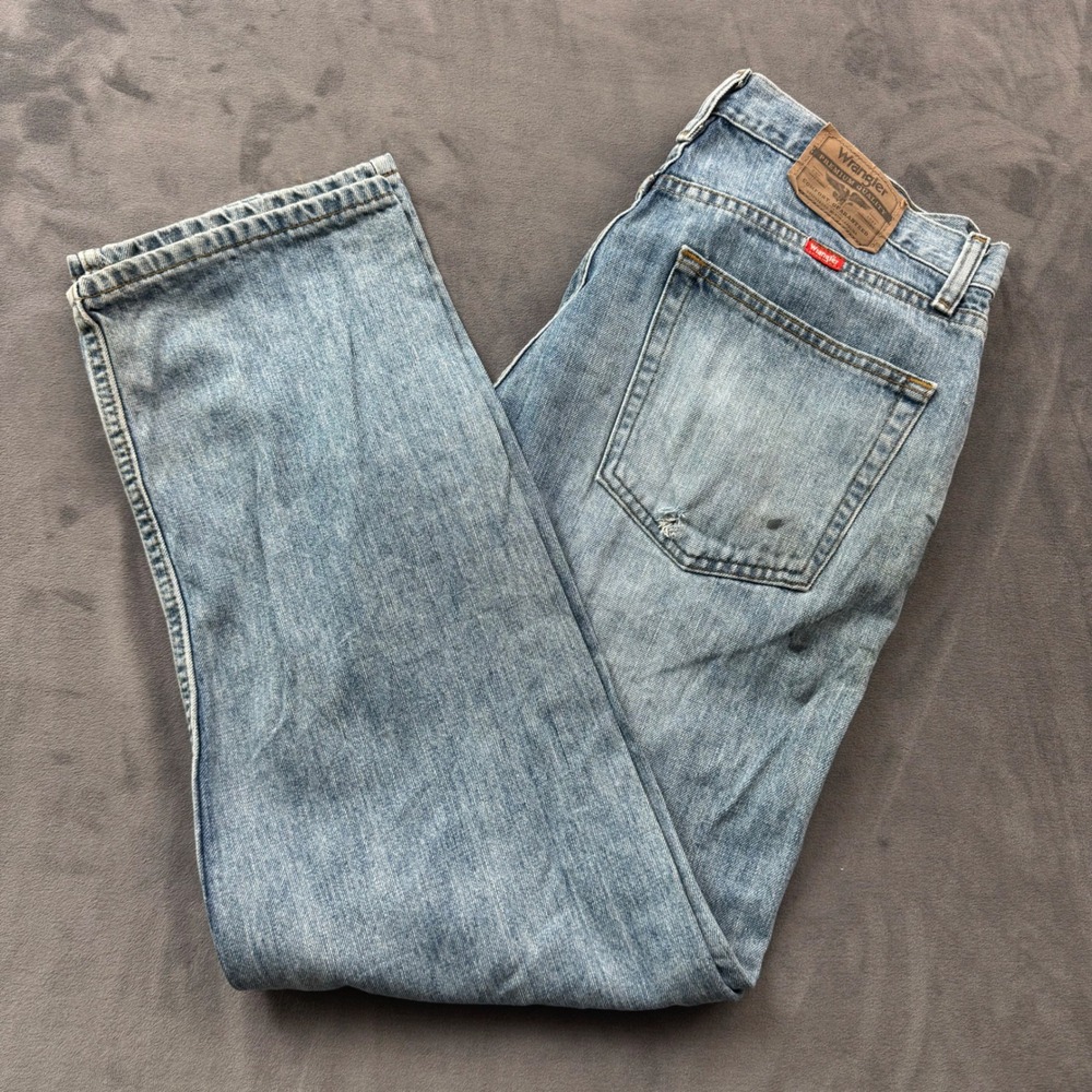 Wrangler Premium Quality Relaxed Fit Jeans Light Wash 33x30 97NCWBD Distressed